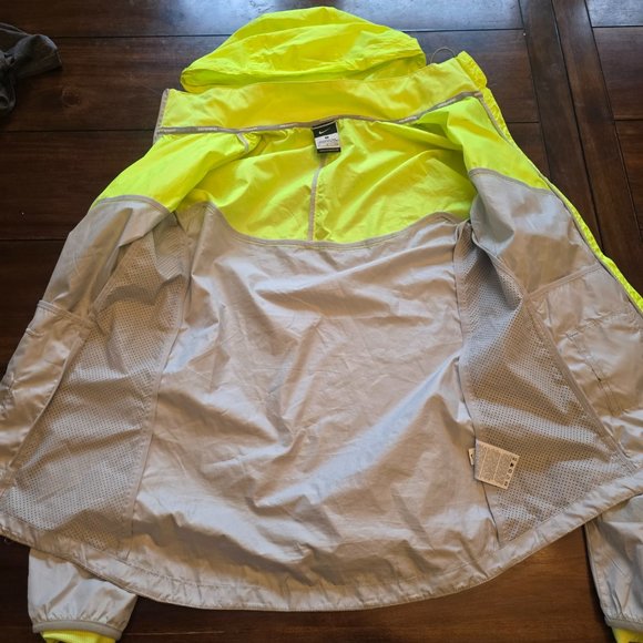 Nike Tech Windrunner Jacket Mens  Small Neon Green/Grey Lightweight Hooded - Picture 2 of 2